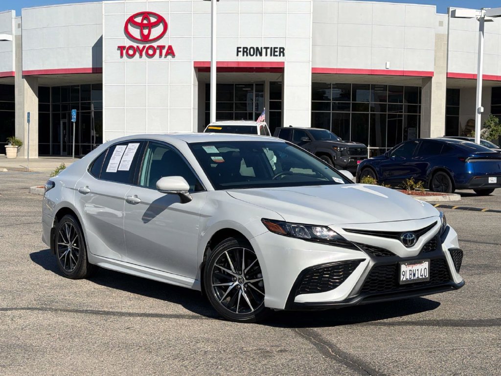 Certified 2024 Toyota Camry SE FWD image 1
