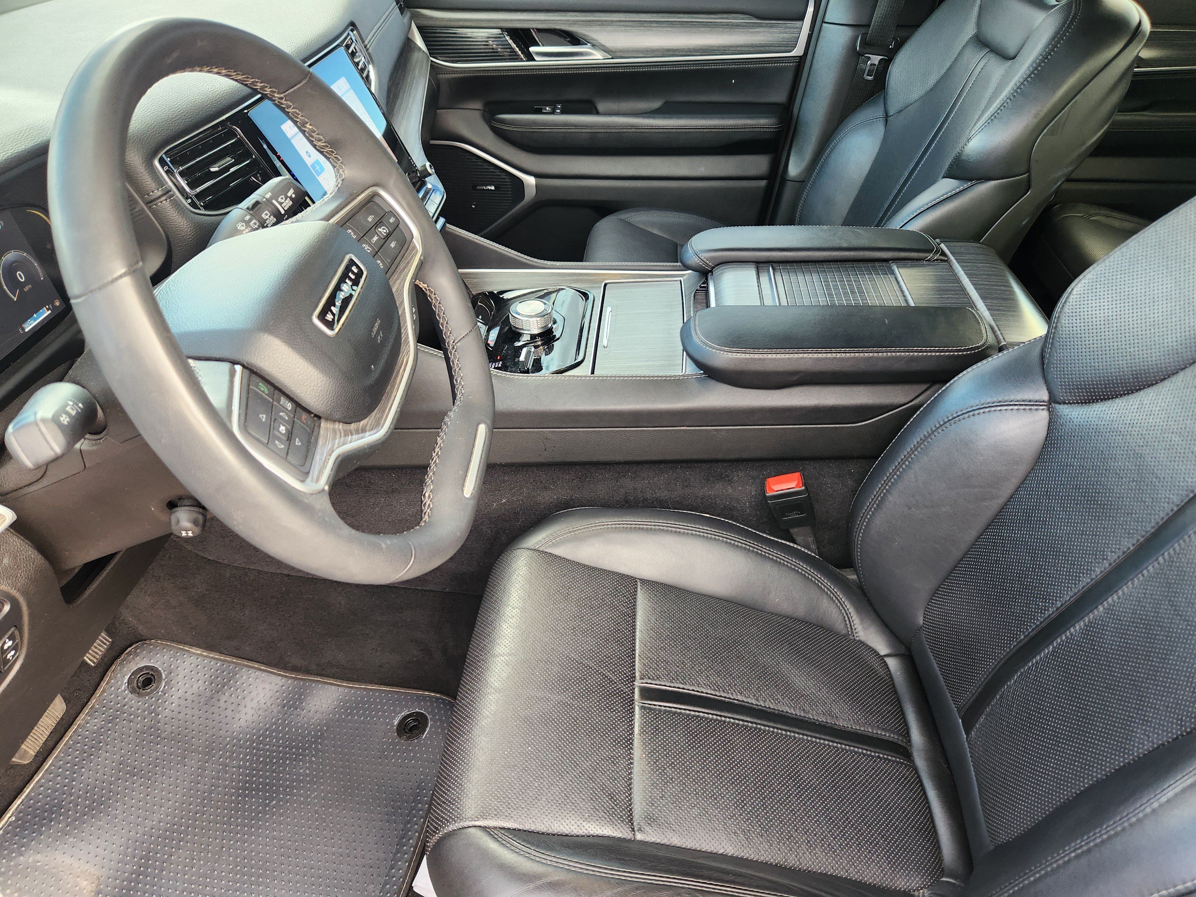 Used 2024 Jeep Wagoneer Series II AWD/4WD image 9