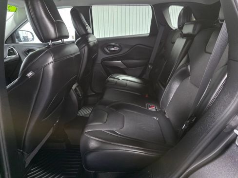 Used 2021 Jeep Cherokee Latitude Lux AWD/4WD image 11