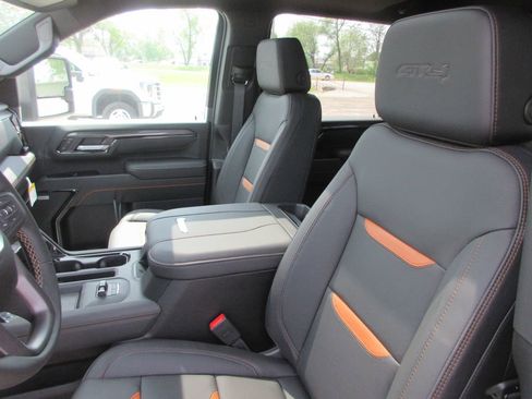 New 2026 GMC Sierra 2500 AT4 w/ AT4 Premium Plus Package AWD/4WD image 13