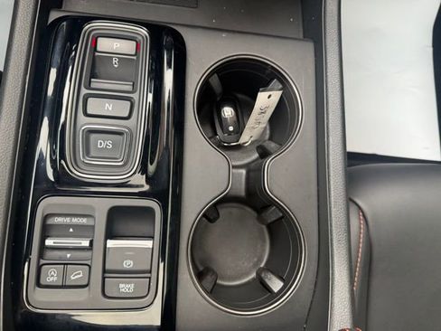 Used 2025 Honda Pilot TrailSport image 14
