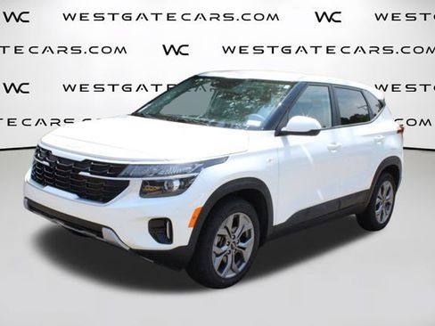 Certified 2024 Kia Seltos LX AWD/4WD image 1