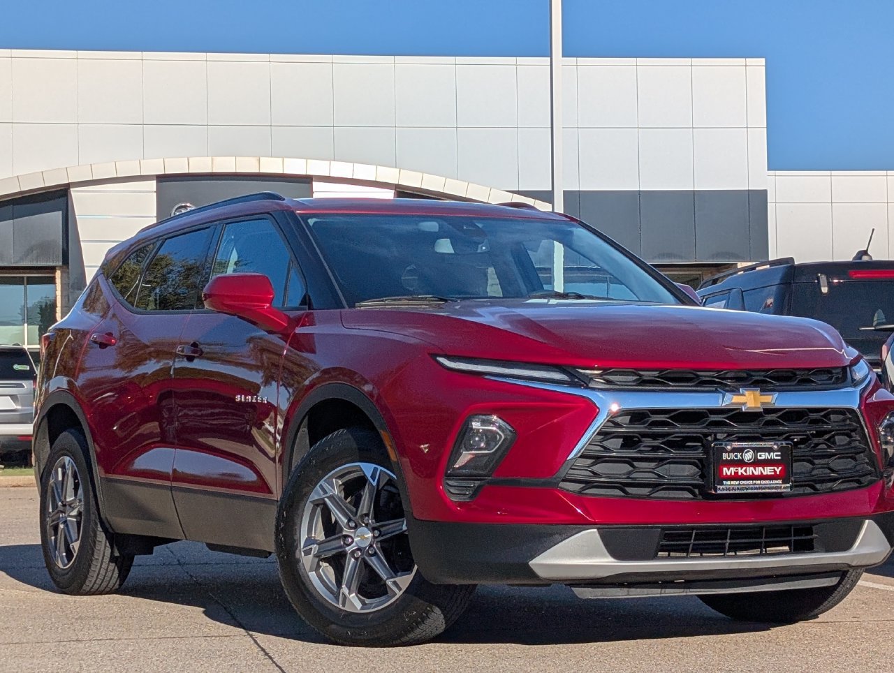 Used 2023 Chevrolet Blazer LT w/ Convenience Package FWD image 2