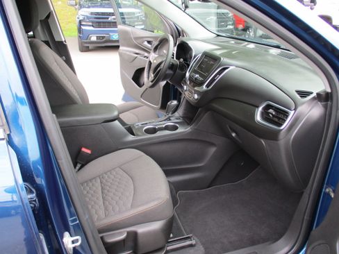 Used 2021 Chevrolet Equinox LT AWD/4WD image 16