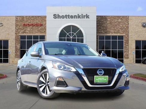 Used 2022 Nissan Altima 2.5 SV FWD image 1