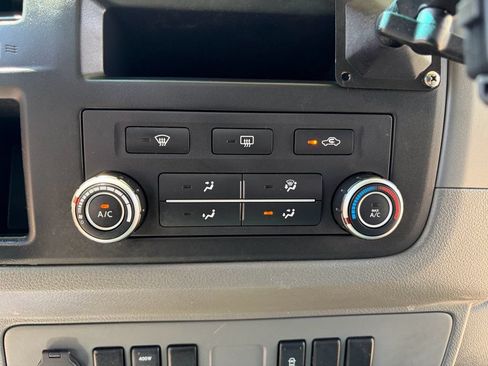 Used 2012 Nissan NV 2500 SV w/ Side Curtain Airbag Pkg RWD image 12