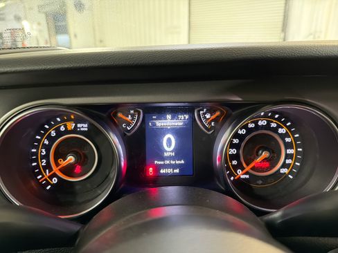 Used 2022 Jeep Gladiator Sport w/ Trailer Tow Package image 16