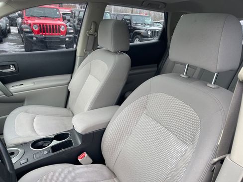Used 2013 Nissan Rogue SV w/ Premium Pkg image 12