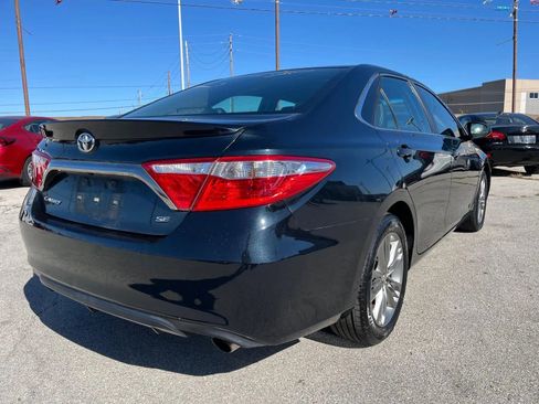 Used 2016 Toyota Camry SE image 5
