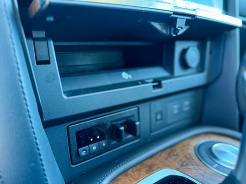 Used 2024 Nissan Armada SL w/ Captain's Chairs Package image 32