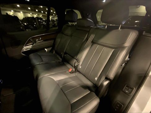 Used 2025 Land Rover Range Rover Long Wheelbase SE image 20