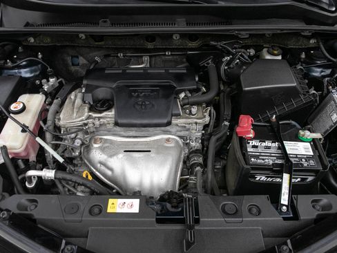 Used 2017 Toyota RAV4 LE w/ All Weather Liner Package AWD/4WD image 29