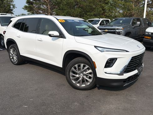 Used 2026 Buick Enclave Preferred w/ Power Package FWD image 2