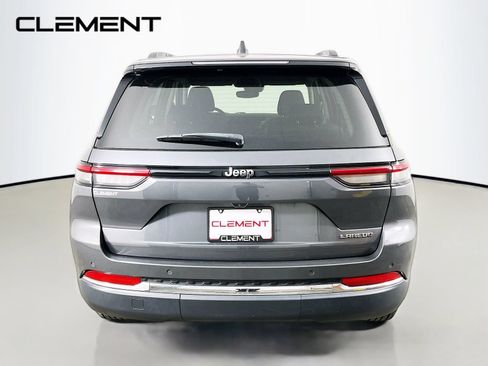 Used 2023 Jeep Grand Cherokee Laredo RWD image 8