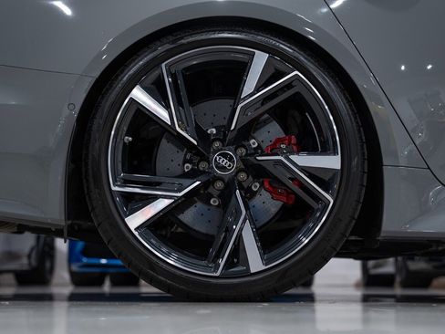 Used 2022 Audi RS 6 4.0T quattro Avant w/ Carbon Optic Package image 49