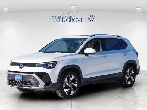 New 2026 Volkswagen Taos SE AWD/4WD image 4