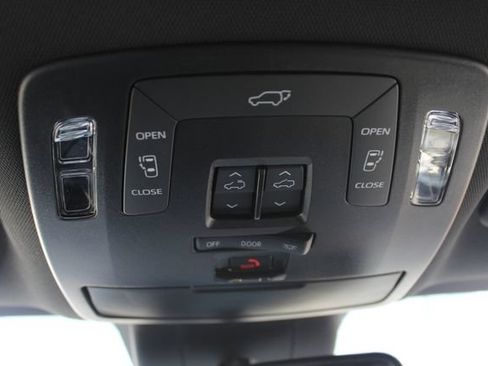 Certified 2026 Toyota Sienna XSE FWD image 41