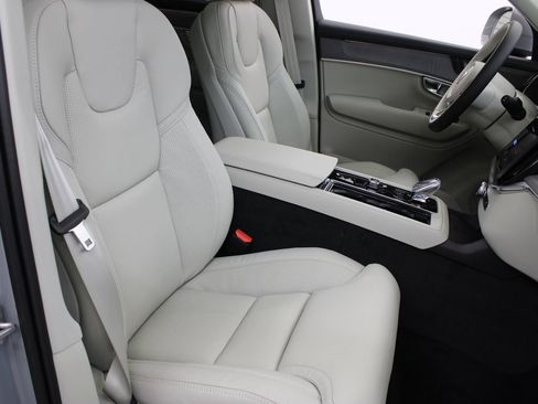 New 2026 Volvo XC90 B6 Ultra w/ Protection Package image 25