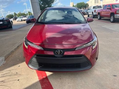Used 2025 Toyota Corolla LE FWD image 3