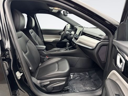 Used 2024 Jeep Compass Limited image 17