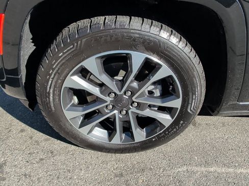 Certified 2022 Jeep Grand Cherokee L Overland AWD/4WD image 10