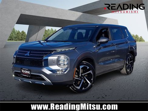 Used 2024 Mitsubishi Outlander SE Black Edition image 1