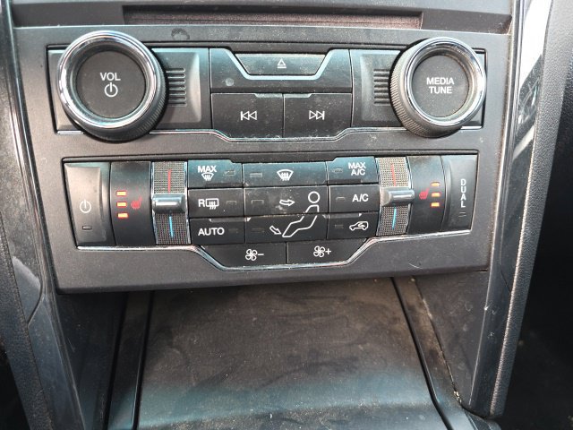 Used 2017 Ford Explorer XLT w/ Equipment Group 202A AWD/4WD image 17