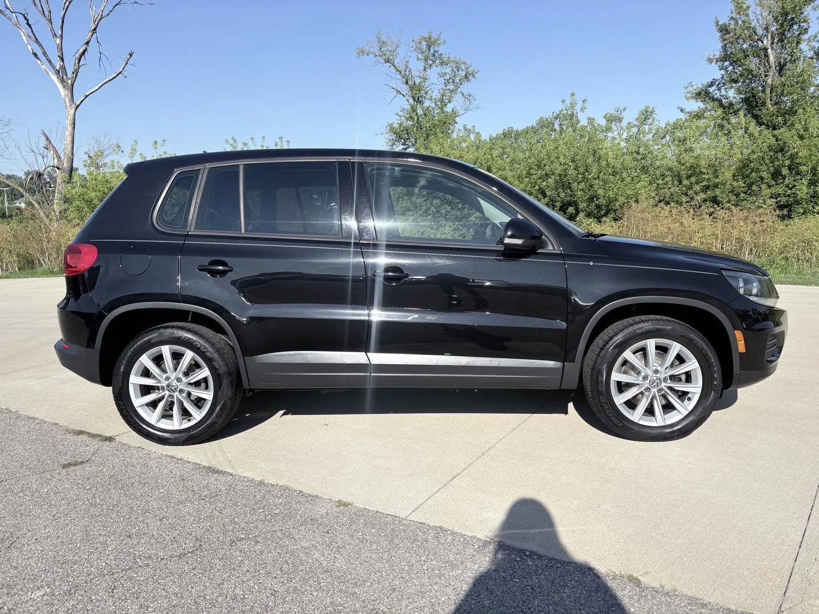 Used 2017 Volkswagen Tiguan S FWD image 7
