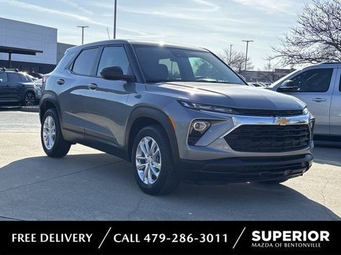 Used 2025 Chevrolet TrailBlazer LS w/ LS Convenience Package image 1
