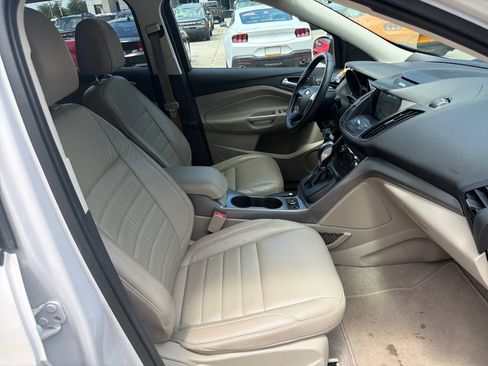 Used 2016 Ford Escape SE w/ SE Leather Comfort Package FWD image 28