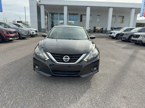 Used 2017 Nissan Altima 2.5 SR w/ Midnight Edition Package image 3
