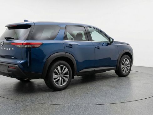 Used 2025 Nissan Pathfinder SV image 9