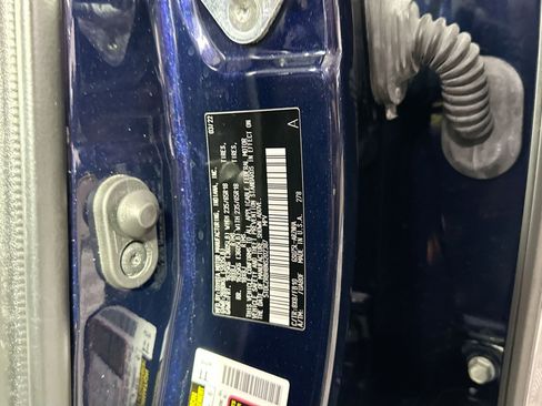 Used 2022 Toyota Highlander L image 40