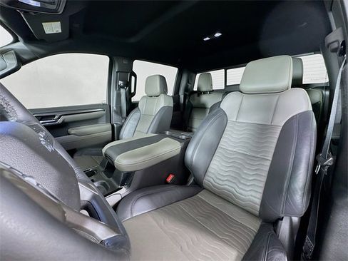 Used 2024 Chevrolet Silverado 1500 ZR2 image 11