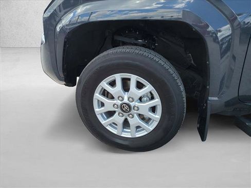 Certified 2024 Toyota Tacoma SR5 AWD/4WD image 22
