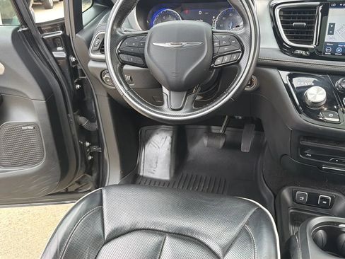 Used 2018 Chrysler Pacifica Limited w/ Advanced Safetytec Group FWD image 81