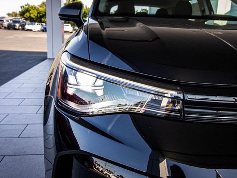 New 2026 Volkswagen Taos S image 6