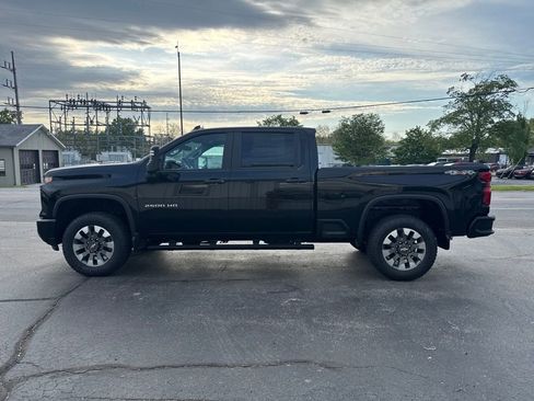 New 2026 Chevrolet Silverado 2500 Custom w/ Custom Value Package AWD/4WD image 4