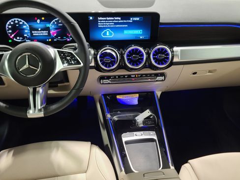 New 2026 Mercedes-Benz GLB 250 4MATIC image 17