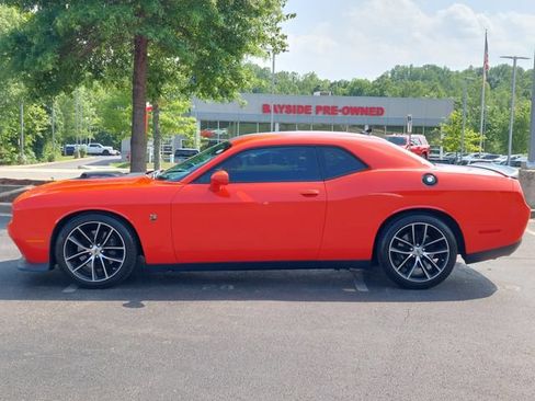 Used 2017 Dodge Challenger R/T Scat Pack RWD image 13