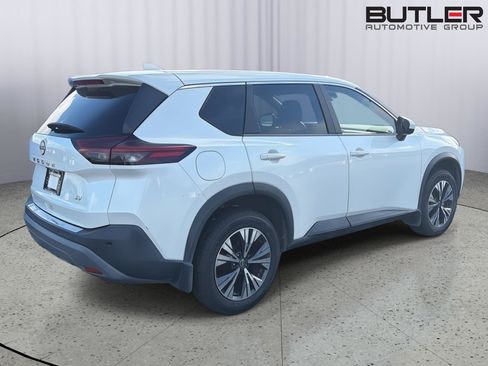 Used 2023 Nissan Rogue SV FWD image 8