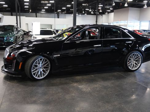 Used 2016 Cadillac CTS V w/ Carbon Fiber Package RWD image 9