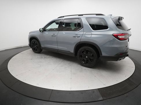 Certified 2025 Honda Pilot Black Edition image 12