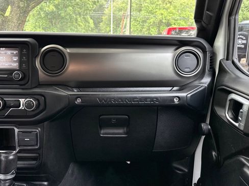 Used 2018 Jeep Wrangler Unlimited Sport AWD/4WD image 31