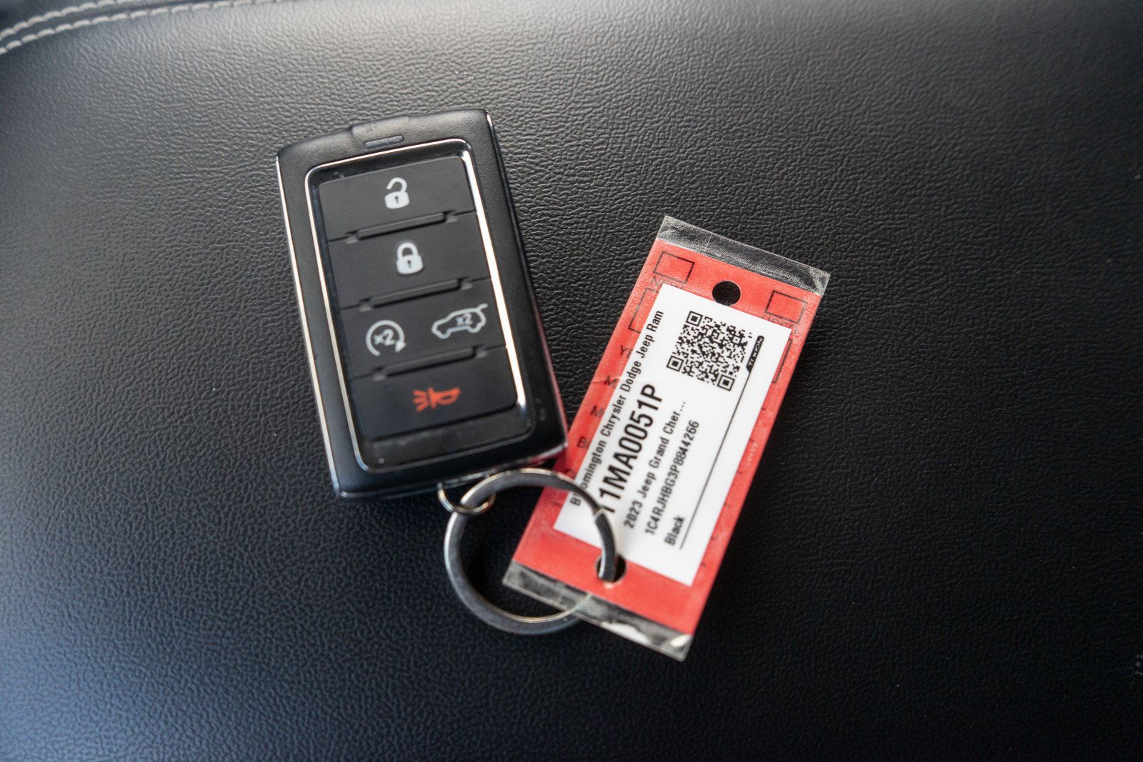 Used 2023 Jeep Grand Cherokee Limited AWD/4WD image 33
