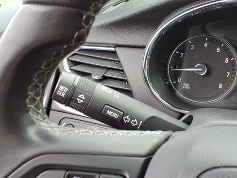 Used 2022 Buick Encore Preferred w/ Safety Package AWD/4WD image 28