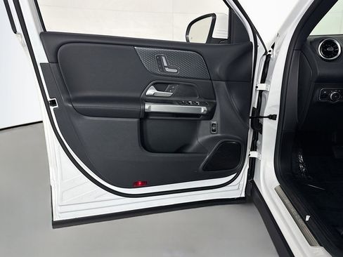 New 2026 Mercedes-Benz GLB 250 image 20