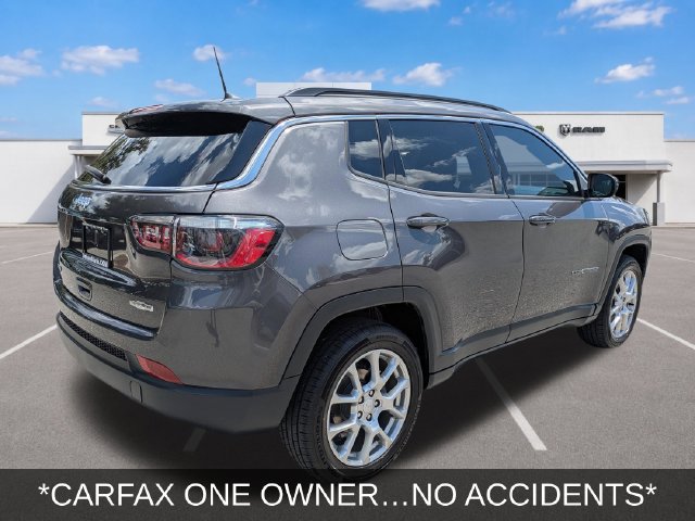 Used 2024 Jeep Compass Latitude AWD/4WD image 4