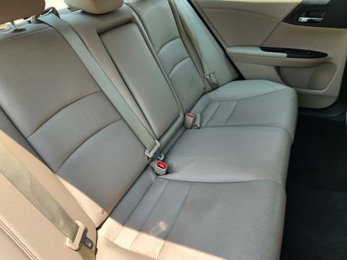 Used 2017 Honda Accord Touring image 17