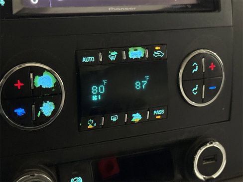 Used 2011 Chevrolet Silverado 3500 LT w/ Interior Plus Package image 15